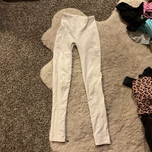 white lululemon leggings